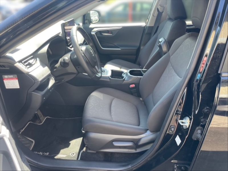 Toyota RAV4 2,5 Hybrid Comfort 4WD AT - fotka 7 z 11