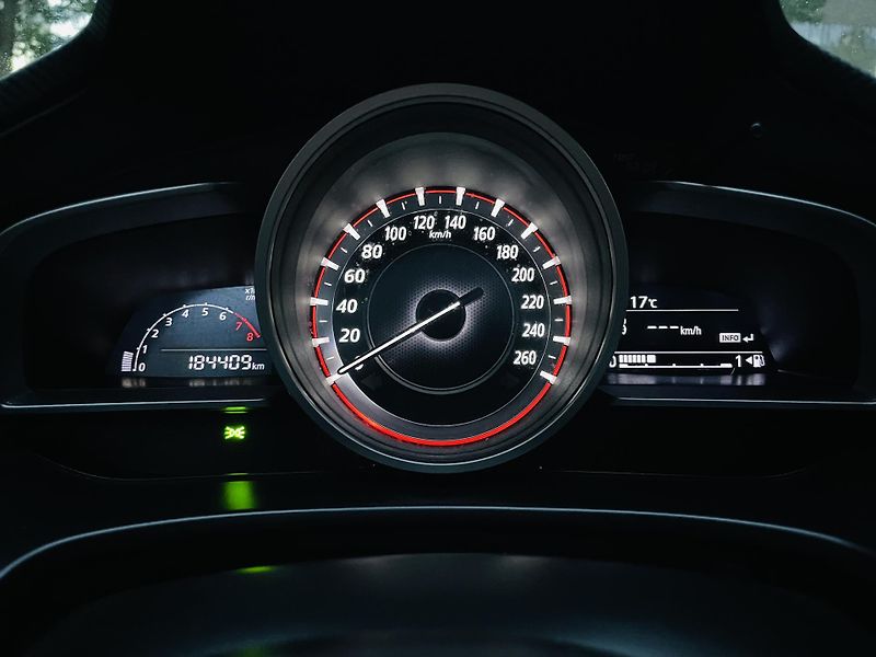 Mazda 3 2.0i MANUÁL LED KAMERA VÝHŘEV - fotka 41 z 43