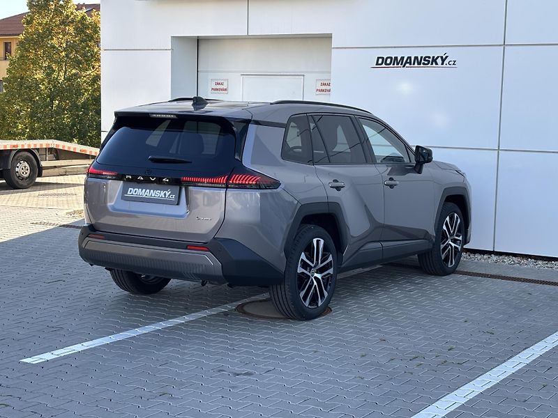 Toyota RAV4 (2026) EXECUTIVE Skyview 2,5 PHEV 4x4 - fotka 3 z 14