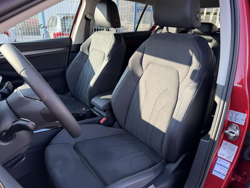 Volkswagen Golf TSi/110kW - STYLE,Webasto,H&K - fotka 12 z 80