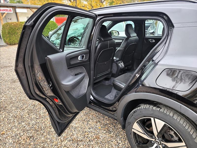 Volvo XC40 0,0 twin plus 300kw 78kWH 4x4 - fotka 13 z 49