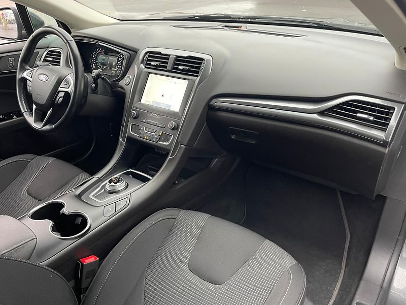 Ford Mondeo (2021) 2.0 TITAN,PO VELKÉM SERVISE - fotka 12 z 21