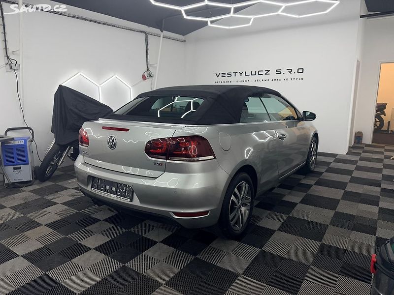 Volkswagen Golf Cabrio 1,4 TSI - fotka 19 z 27