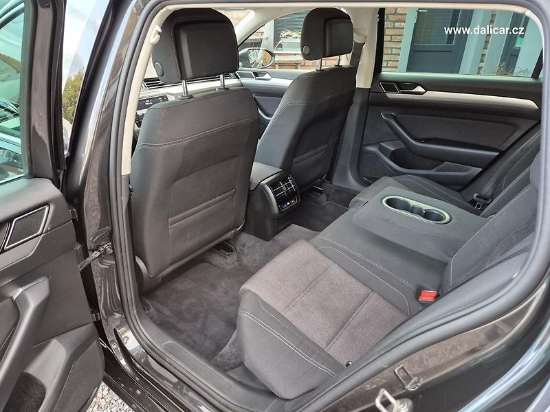 Volkswagen Passat Variant (2018) 1.4TSi 110KW ComfortLine  - fotka 39 z 54
