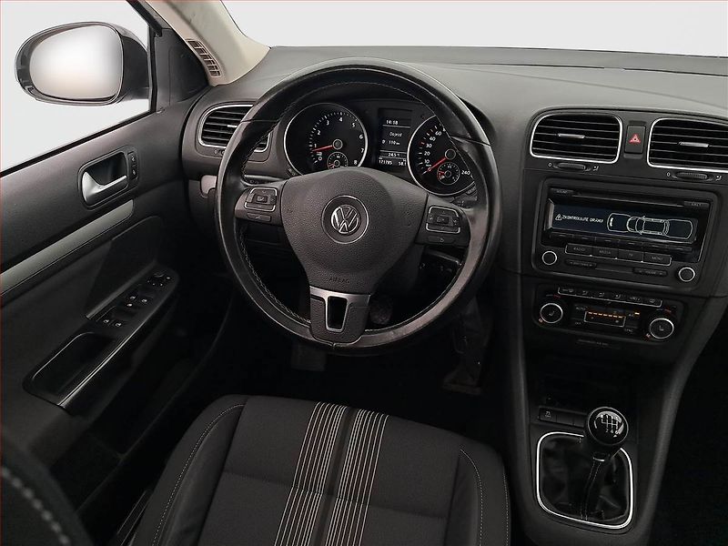 Volkswagen Golf (2012) 1.2 TSI, Park. senzory - fotka 7 z 17