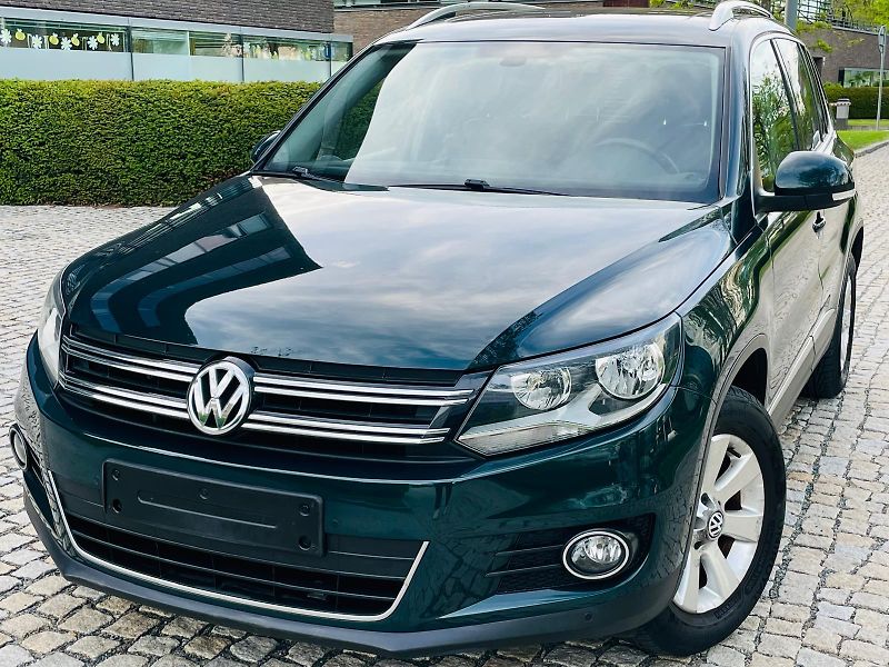 Volkswagen Tiguan 2.0TDI MANUÁL SENZORY 1MAJITEL - fotka 1 z 49