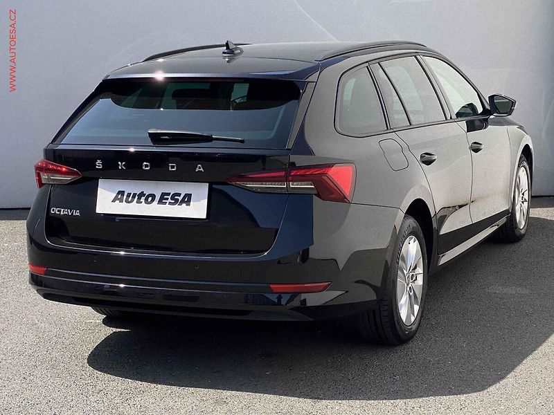 Škoda Octavia (2022) 2.0 TDi, Ambition, Webasto - fotka 4 z 22
