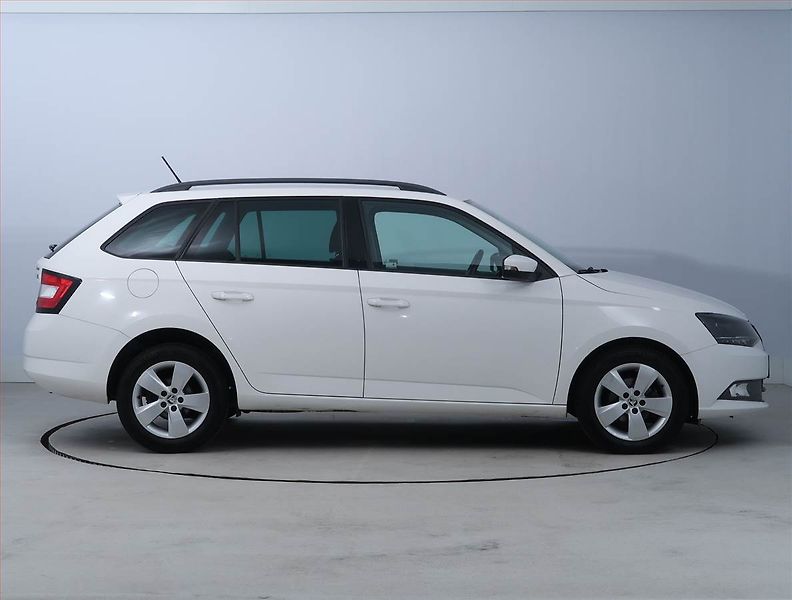 Škoda Fabia (2015) 1.2 TSI, Tempomat - fotka 6 z 17