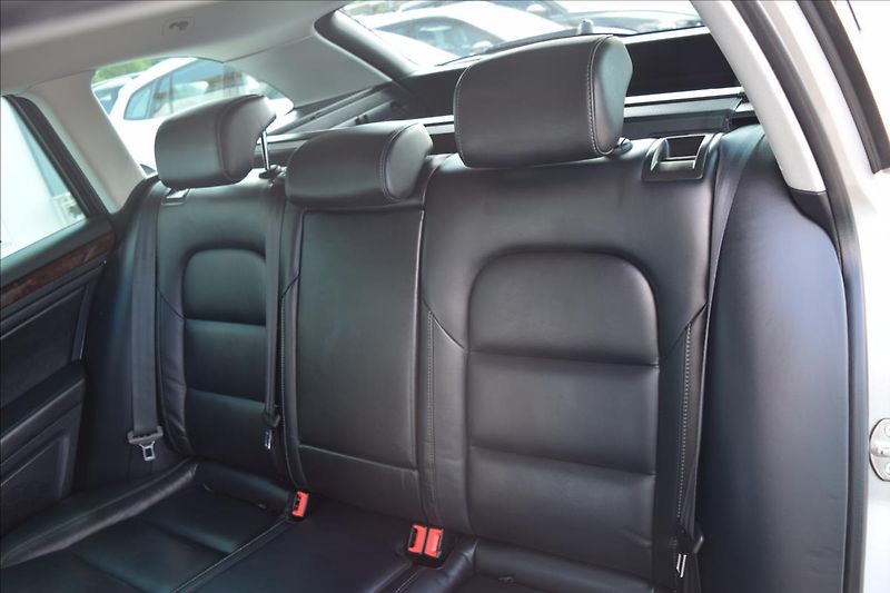 Škoda Superb 2,0 TDI 125KW TOP VÝBAVA ALU - fotka 17 z 50