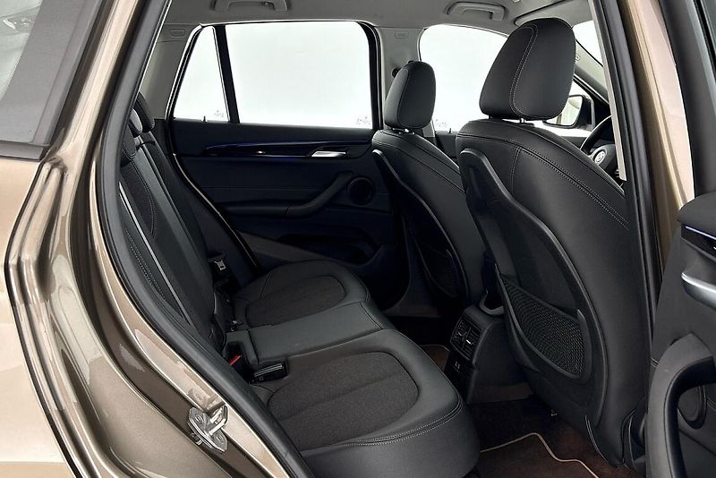 BMW X1 xDrive18d - fotka 11 z 24