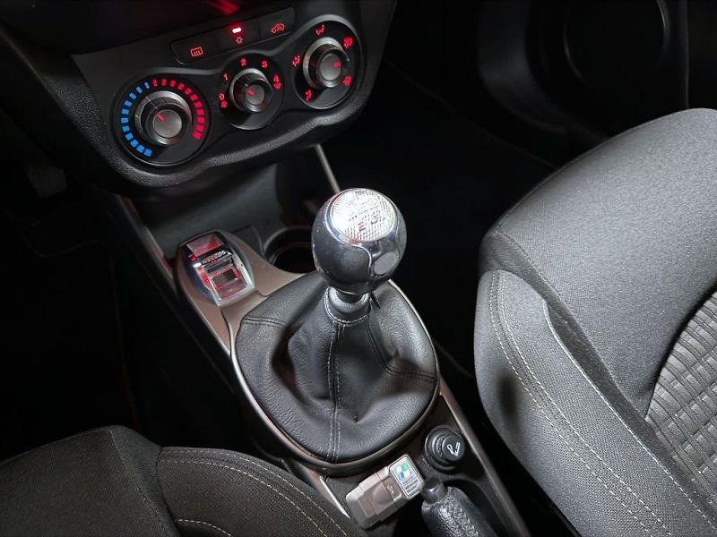 Alfa Romeo MiTo (2008) 1.4 T-JET 16V 155k MT Distinct - fotka 12 z 16