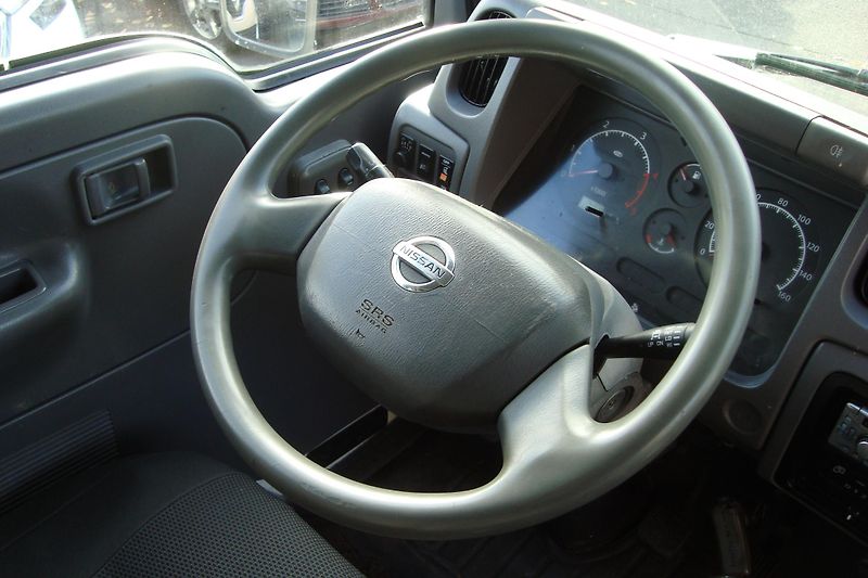 Nissan Cabstar (2003) 3.0TDi,88Kw,6-míst,STK+ME 9/28 - fotka 40 z 53