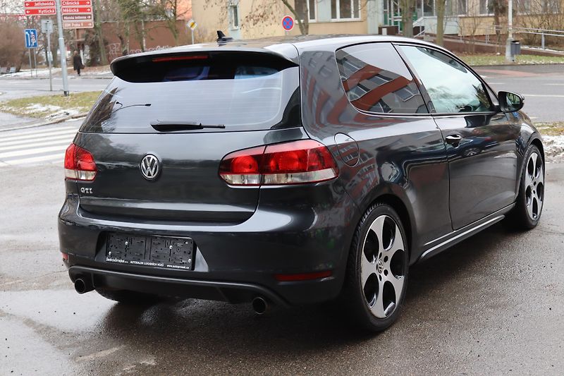 Volkswagen Golf GTI 2.0TSI 147kW - fotka 11 z 47