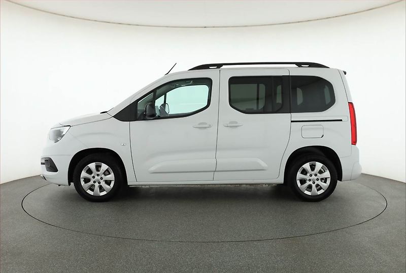 Opel Combo (2022) Elegance 1.5 CDTI, 5Míst, ČR - fotka 3 z 15
