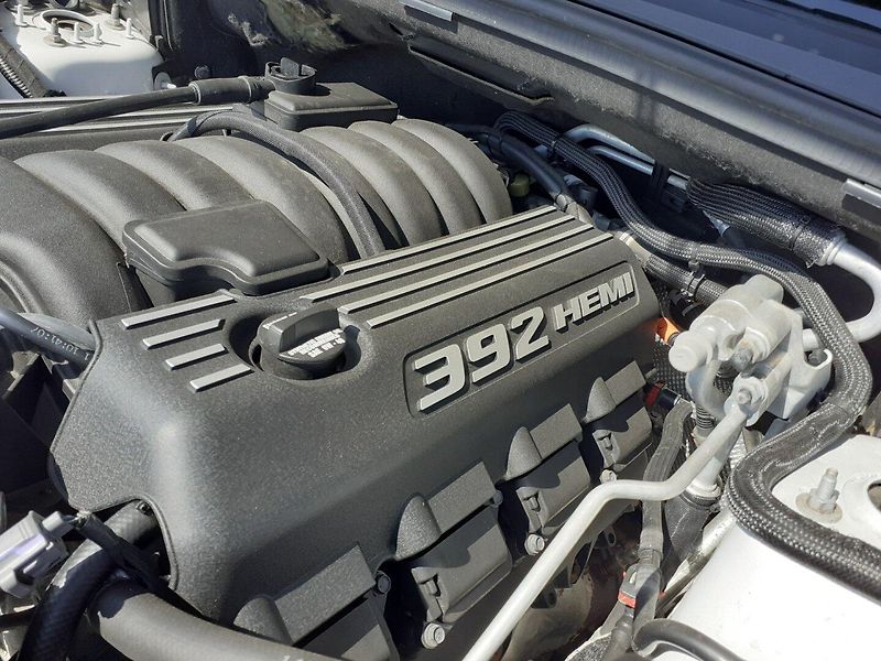 Dodge Durango (2018) 6.4  V8 SRT 4x4 LPG - fotka 36 z 38