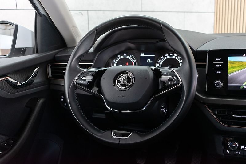 Škoda Scala 1.0 TSI STYLE PLUS*DPH*ČR* - fotka 16 z 39