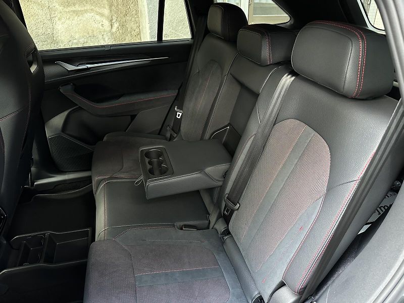 Škoda Kodiaq RS 2.0TSi 4x4 DSG 265PS Matrix - fotka 32 z 41