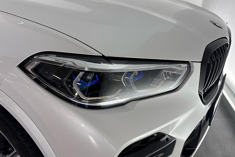 BMW X5 xDrive30d - fotka 29 z 30