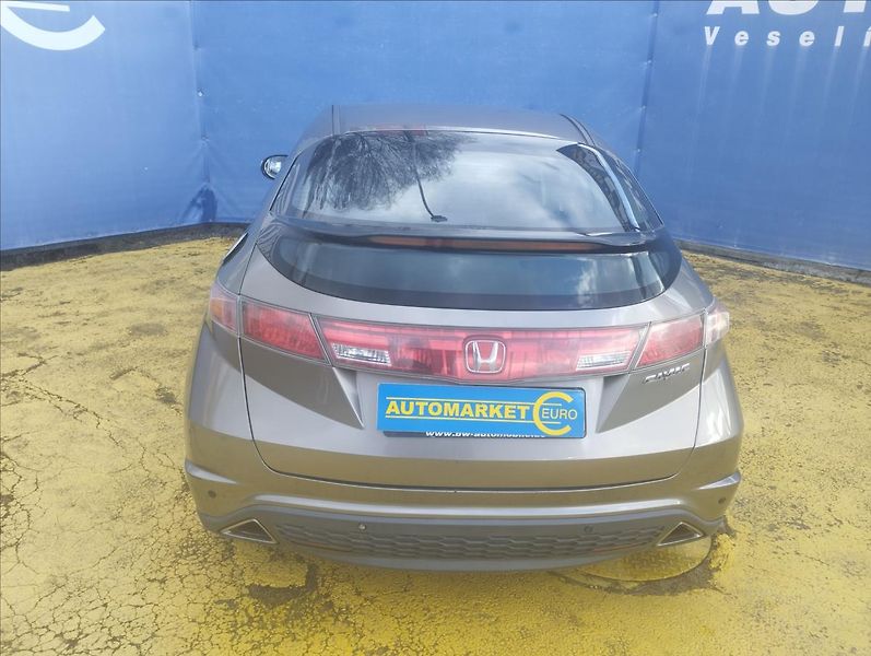 Honda Civic 1,8 V-TEc 103KW AUTOMAT - fotka 5 z 18
