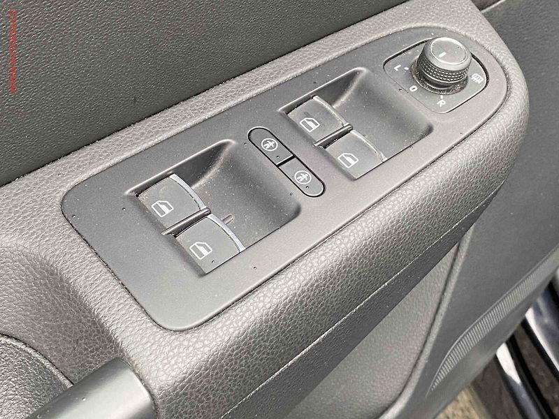 Volkswagen Sharan (2017) 1.4 TSi, Highline, TZ - fotka 11 z 20
