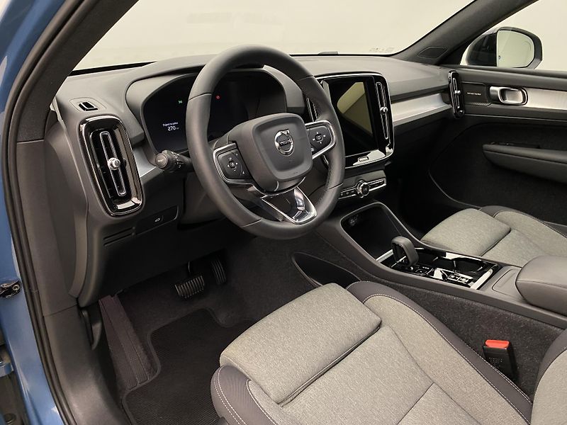 Volvo XC40 B4 DARK PLUS AUT  - fotka 4 z 56