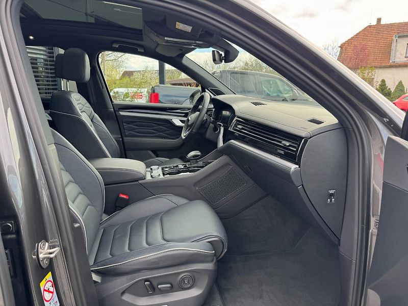 Volkswagen Touareg (2025) R-Line 3.0 TDI 4Motion 210kW - fotka 38 z 47