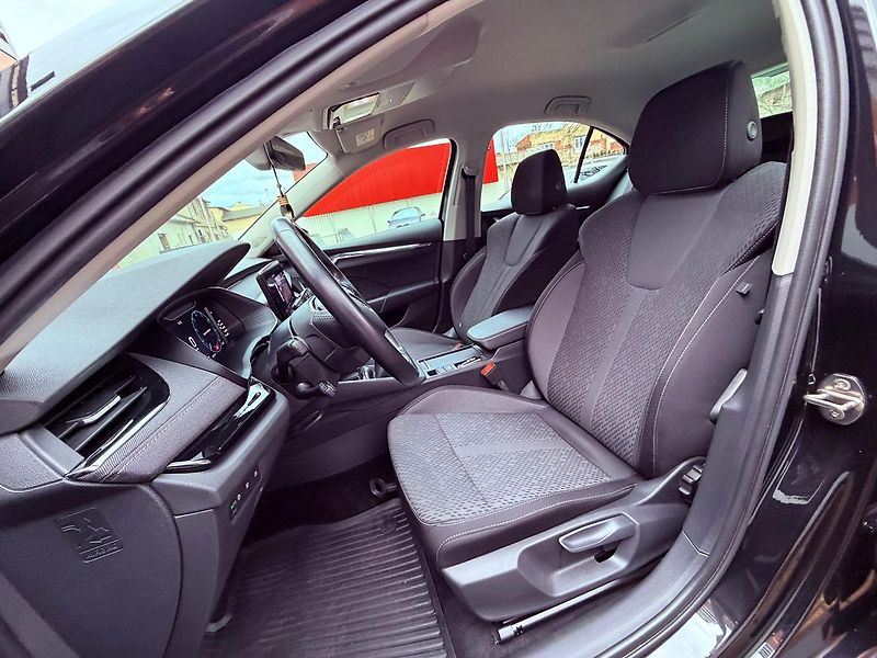 Škoda Octavia 2.0 TDi Style, ČR, 1.Maj, Serv - fotka 14 z 33