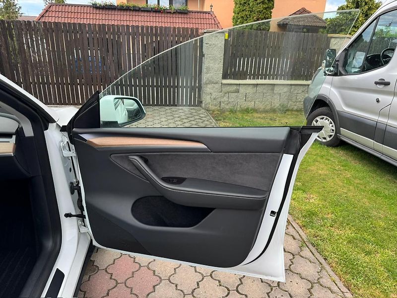 Tesla Model Y PODĚBRADY LR DM   91% - fotka 36 z 44