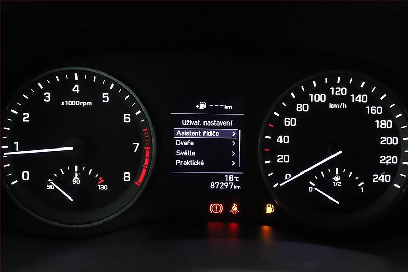 Hyundai Tucson (2020) 1.6 T-GDI, Navi, Tempomat - fotka 14 z 16