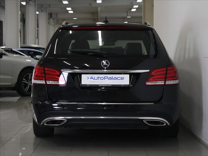 Mercedes-Benz Třídy E E350cdi 4M AMG Pano.Tažné   3, - fotka 4 z 27