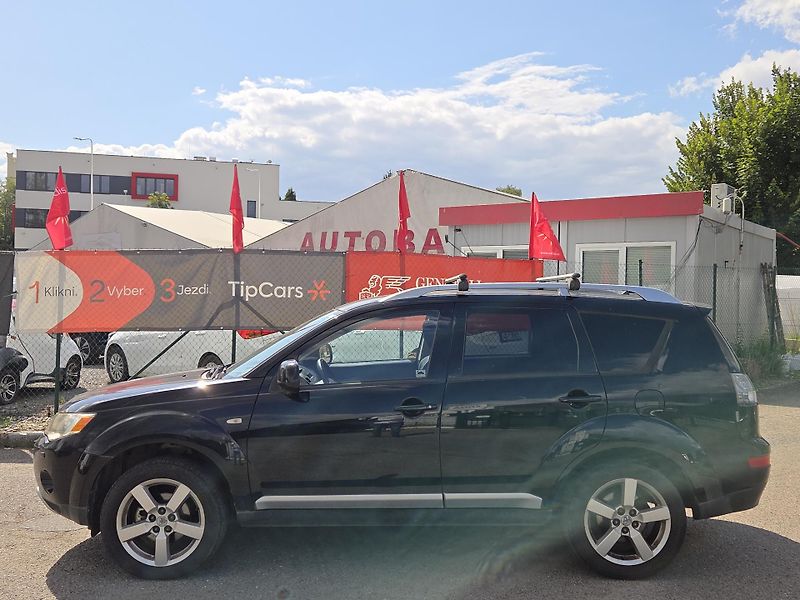 Mitsubishi Outlander 2,0DI-D 4x4  - fotka 7 z 9