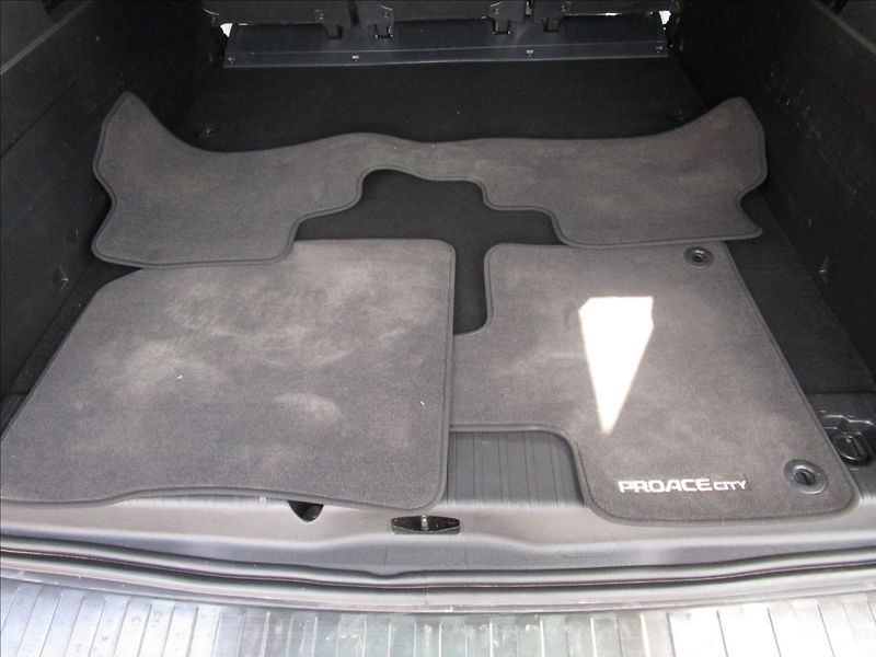 Toyota ProAce City Verso 1.5D-4D, 1. majitel - fotka 63 z 65