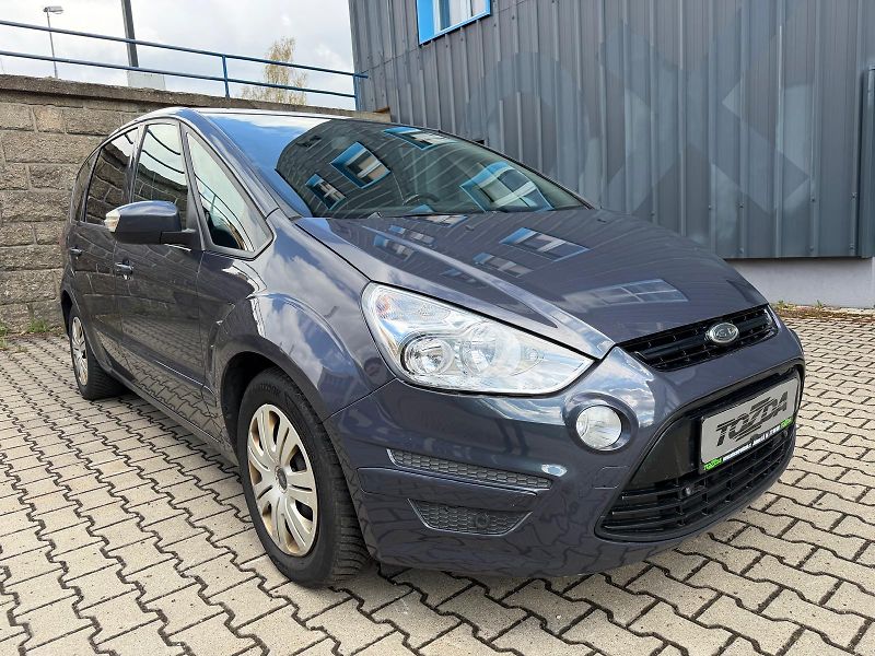 Ford S-MAX 2,0 TDCi 7- místný/ pneu / - fotka 6 z 25