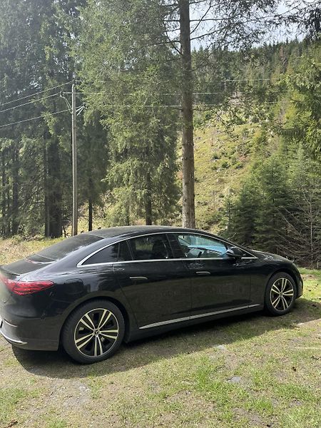 Mercedes-Benz EQE (2023) - fotka 3 z 5