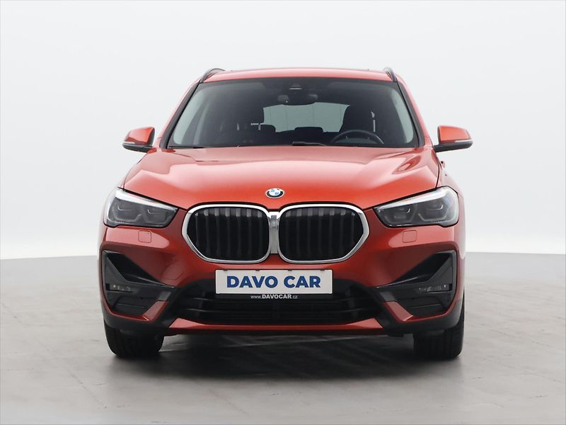 BMW X1 2,0 20d 140kW xD Aut. CZ DPH - fotka 2 z 34