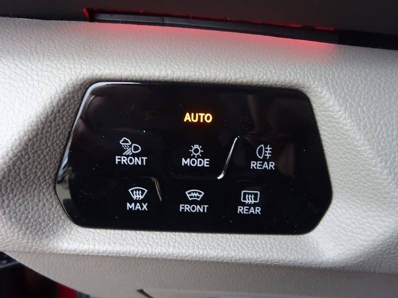 Volkswagen Multivan (2025) Long Style 1,5TSI PHEV 4M - fotka 12 z 26