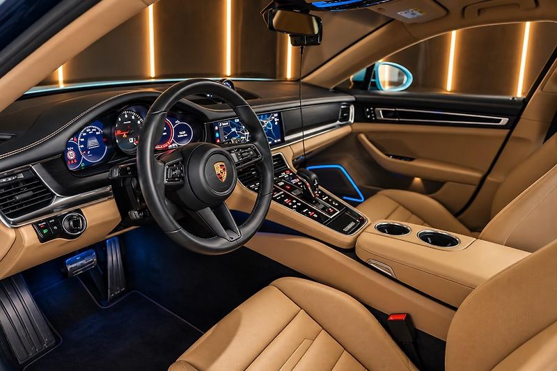 Porsche Panamera (2023) ST-ACC-BOSE-SoftCl-PDLS-R21 - fotka 9 z 15