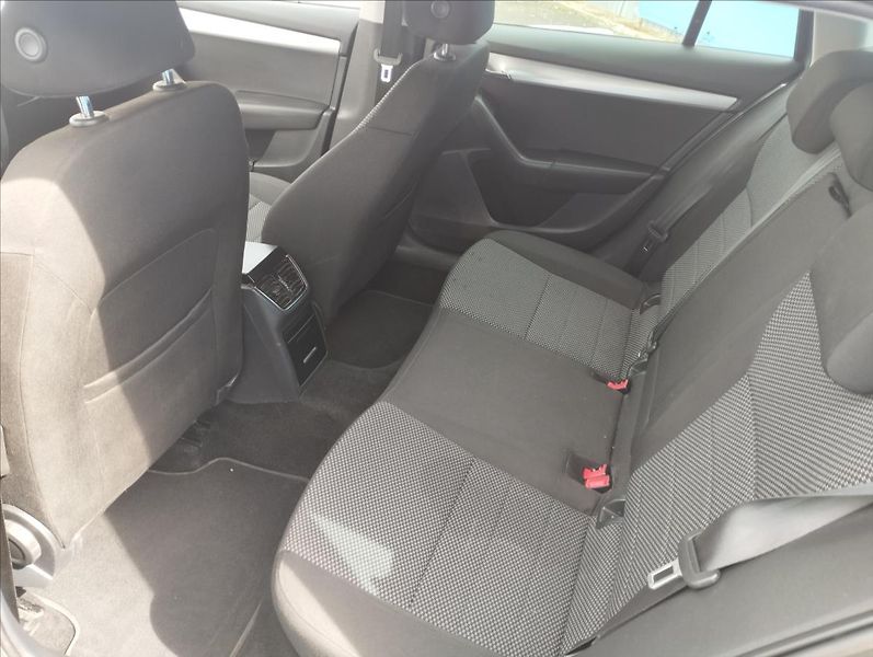 Škoda Octavia 1,2 TSi 77KW - fotka 10 z 17