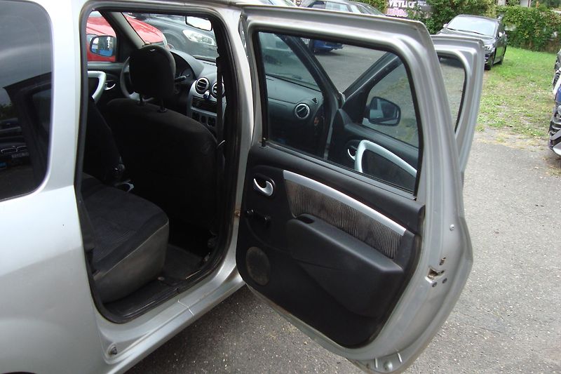 Dacia Logan (2009) 1.5 DCi - fotka 28 z 44