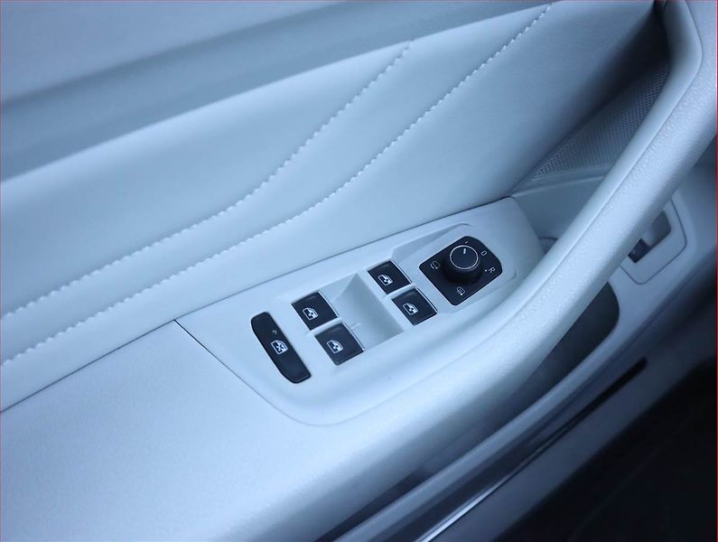 Volkswagen Passat (2021) 2.0 TDI - fotka 22 z 23