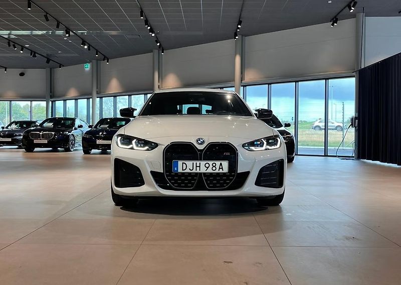BMW i4 M50 xDrive GC 360k HuD Laser - fotka 2 z 18