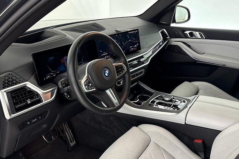 BMW X5 xDrive50e - fotka 6 z 27