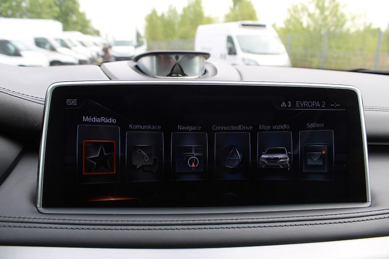 BMW X5 xDrive35i Bang&Olufsen Webasto - fotka 17 z 33