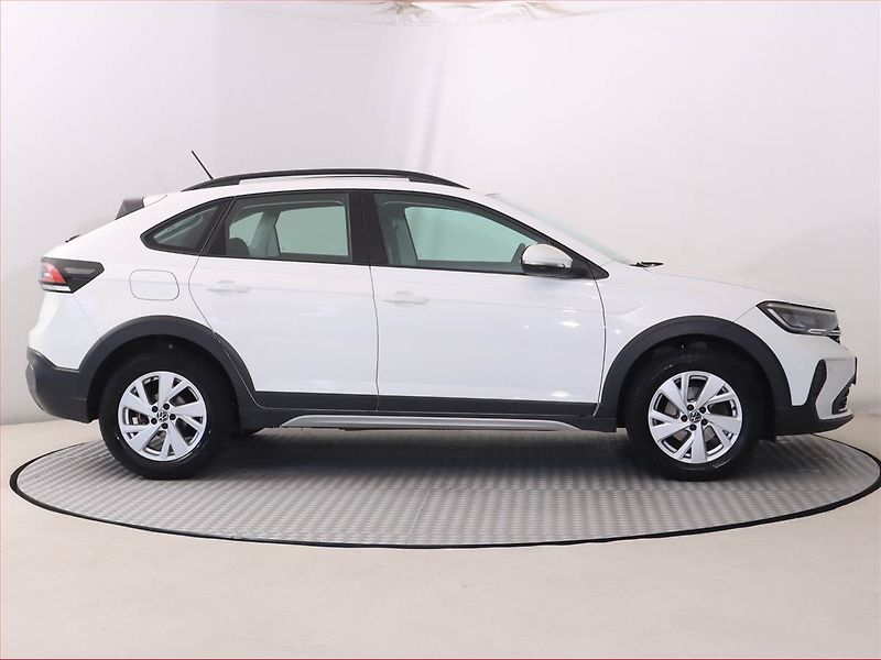 Volkswagen Taigo (2023) 1.0 TSI, Automat - fotka 6 z 21