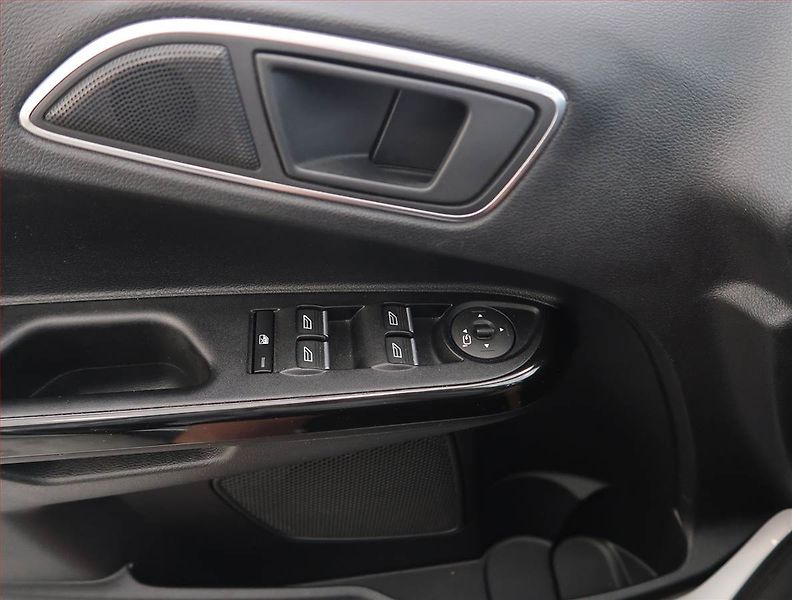 Ford B-MAX (2017) Titanium 1.5 TDCi, Serv.kniha - fotka 20 z 20