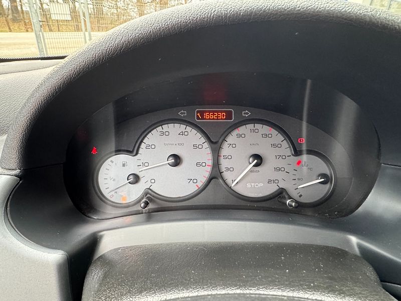 Citroën Berlingo (2008) 1.4 Klima - fotka 16 z 30