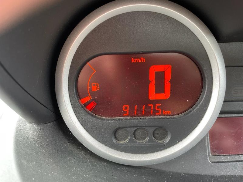 Renault Twingo (2007) 1,2  56KW 91300KM!!! - fotka 33 z 40