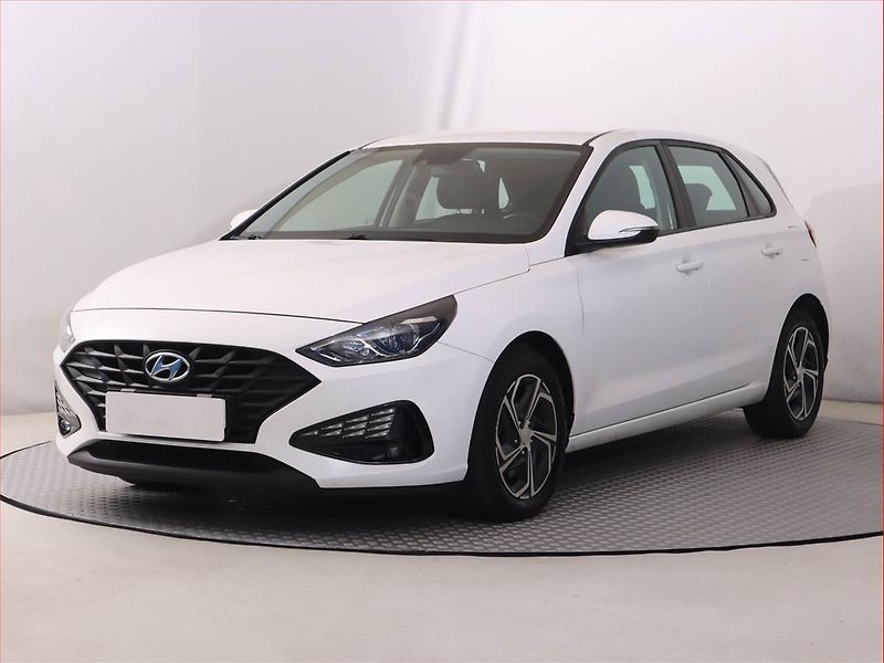 Hyundai i30 (2020) Comfort 1.5 DPI, Serv.kniha - fotka 2 z 18