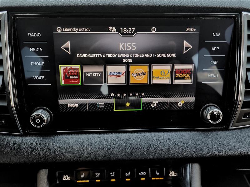 Škoda Karoq 1,0 TSI,Style,TFT,4x výhřev,le - fotka 34 z 50
