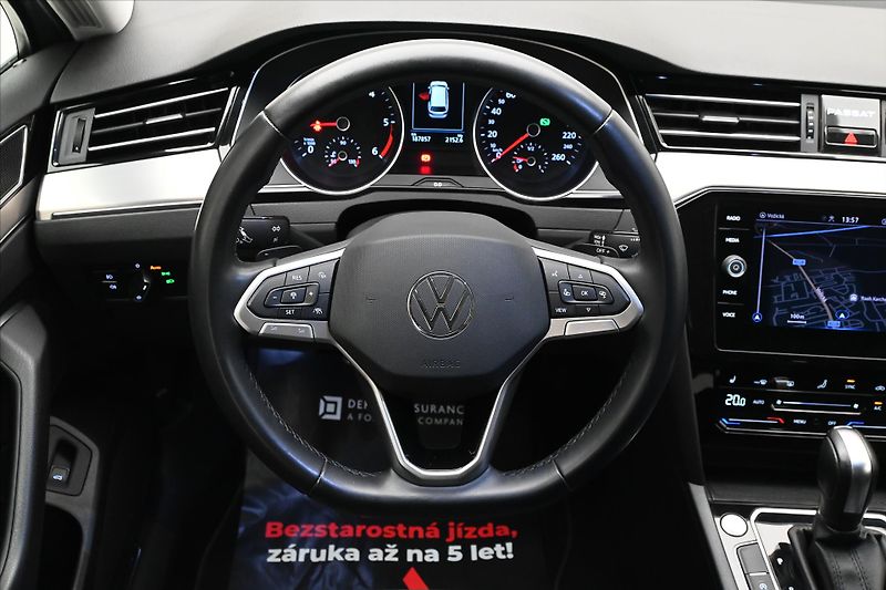 Volkswagen Passat 2,0 TDI 110 kW DSG ELEGANCE Zá - fotka 18 z 32